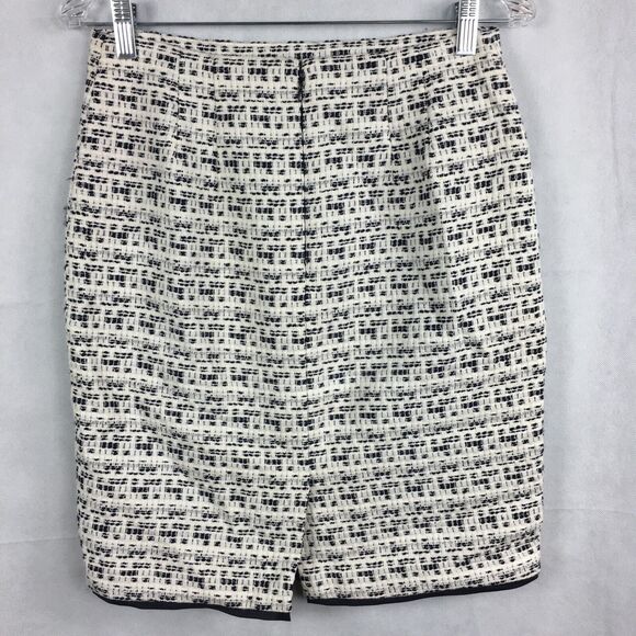 Ann Taylor Skirt Womens Sz 2 White Black Tweed Boucle Knee Length Pencil Lined - Picture 2 of 12